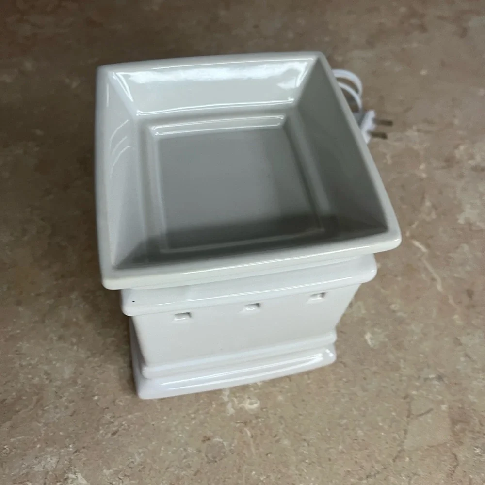 Scentsy Square White Wax Warmer
